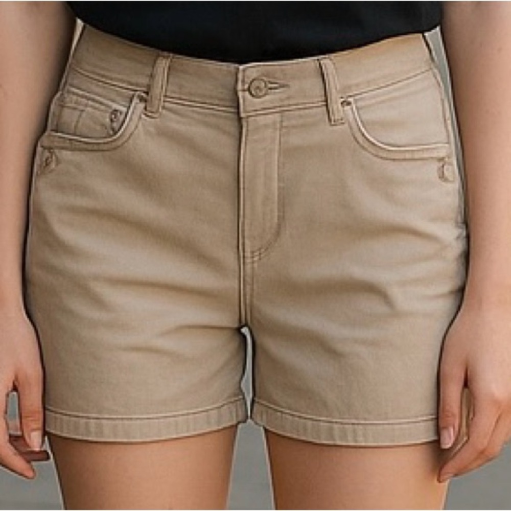 Wallflower Shorts Tan Beige Folded Hem 5 Pocket Zipper Logo Buttons 16